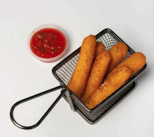 Mozzarella Sticks (6 PCs)